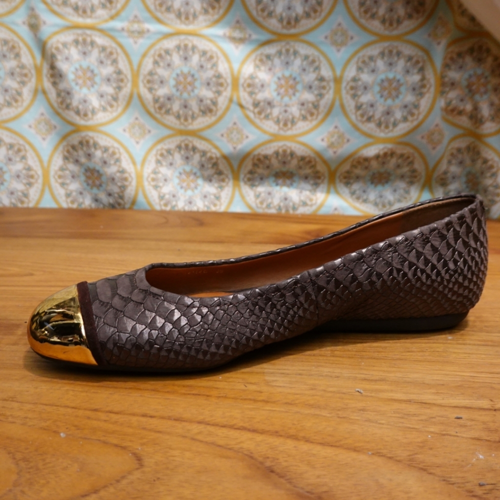 GEOX Bronze Snakeskin Textured Ballet Flat with Gold Metallic Toe Caps, size 38 - Picture 10 of 11